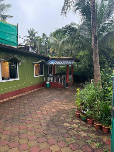4 Bedroom big Family House