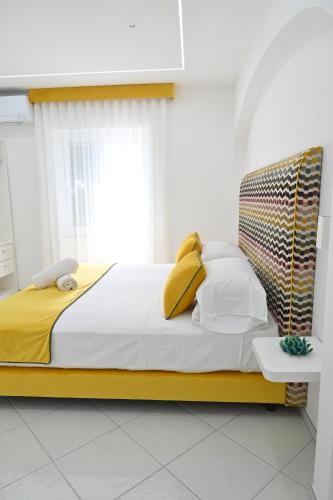 Gala Residence Villa Giovanna Room Type - Deluxe Double Room with Side Sea View