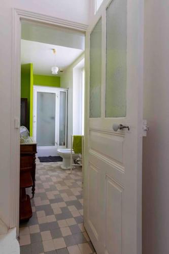 Chez Dalmasou Maison 120 m2 jardin terrasse 3 chambres wifi parking centre village in Saint-Sernin-sur-Rance