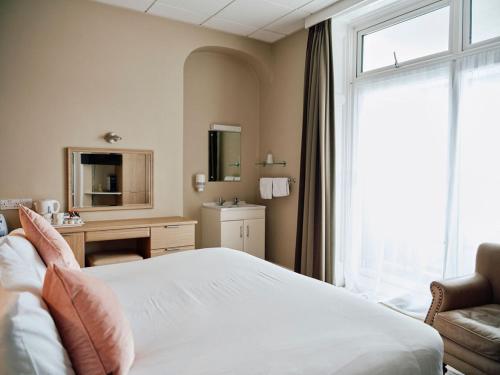 Hotel De Normandie Room Type - Double Room with Balcony and Sea View Hotel De Normandie Room Type - Double Room with Balcony and Sea View