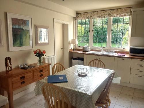 Rock House Cottage - image 11