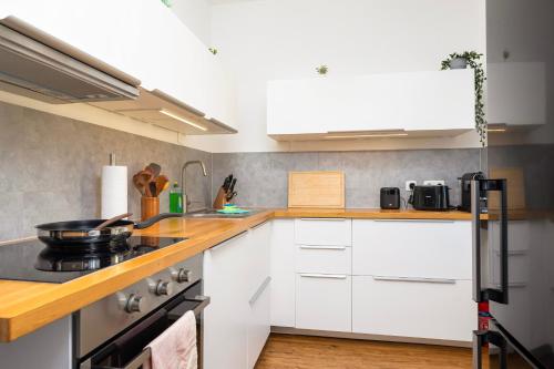 70 qm Wohlfühlperle - ruhig und trotzdem schnell im Zentrum - großer Balkon, Drážďany (fotografie 10)
