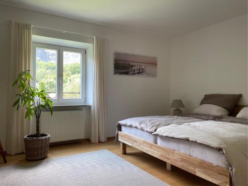 Haus KaiserInn - komfortable Wohnung 82 qm TOP ausgestattet, 2 Schlafzimmer mit Balkon und Bergblick in Flintsbach am Inn