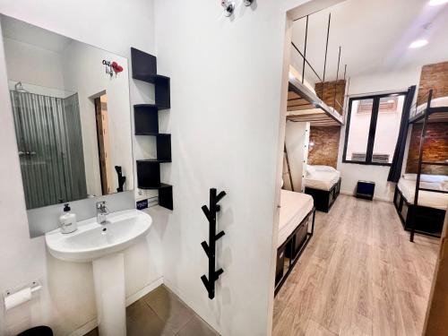 Posto Letto in Dormitorio Femminile con 6 Letti 