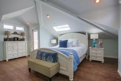 BeachBay Getaway in San Diego, USA
