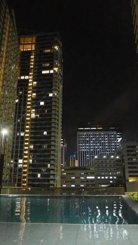 Spacious 2BR at IT Park w Pool & Stream video, Cebu City (fotografie 5)