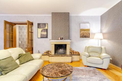 Sunny flat in art nouveau area, Riga (foto 2)