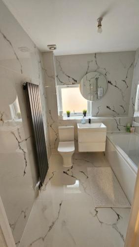 Silverburn new house with free parking and nice garden, Glasgow (Foto 9)