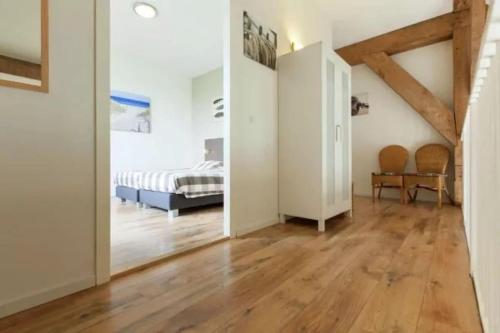 Lovely holiday home with sauna in quiet surroundings of Kamperland in Kamperland