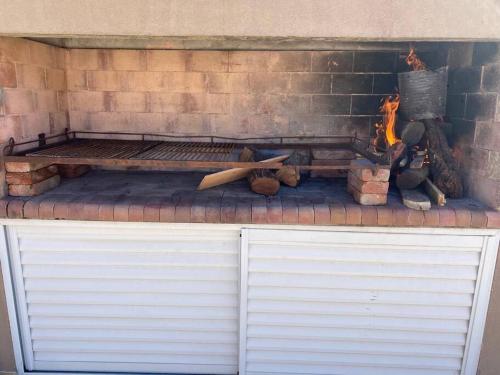 Casa con pileta y espacio techado para auto in 바리오 아에로파르케