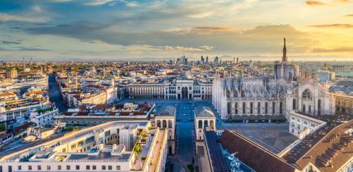 Near Duomo - Free Parking -Terrace - Metro - AC 2
