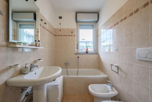 Near Duomo - Free Parking -Terrace - Metro - AC 3