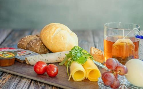 Ételek és italok, Unieke Bed en Breakfast met historisch verhaal in Ferwert De K roon van Marijn in Ferwerd