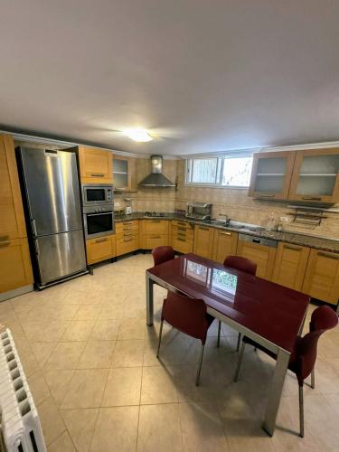 cuisine, Étage de villa spacieux aux Jardins de la Soukra (Etage de villa spacieux aux Jardins de la Soukra) in El Aouina