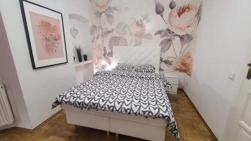 Lorf Hostel&Apartments Room Type - Deluxe Double Room
