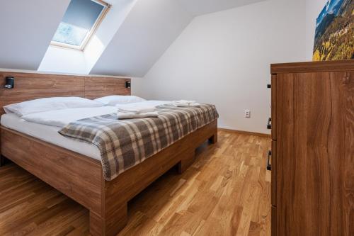1 double bed, 2 sofa beds