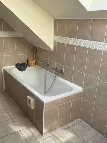حمام, Vakantiewoning dichtbij zee in بريديني