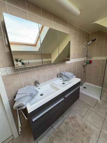 حمام, Vakantiewoning dichtbij zee in بريديني