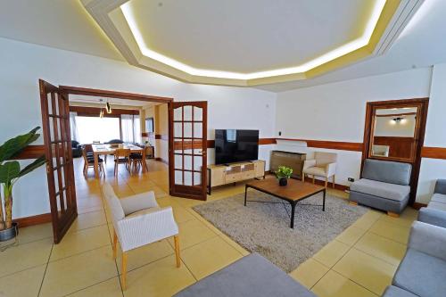 Departamento 4 dormitorios - Roca 1