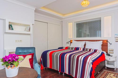 Luxury One-Bedroom Apartment with Garden 