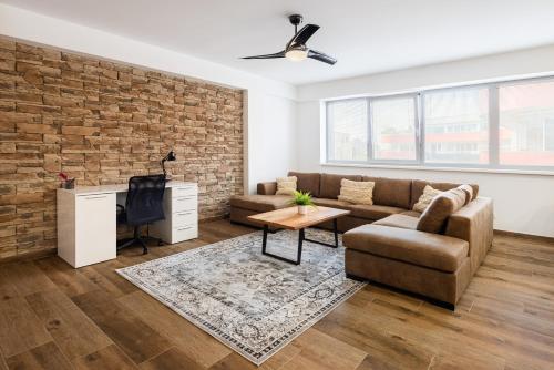 City Center Gallery Apartment in بييشتاني