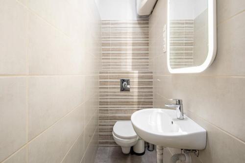 Apartment image 8
