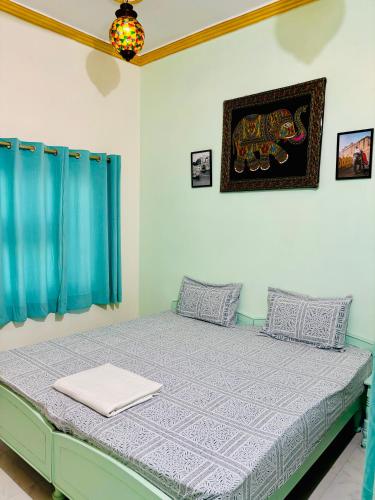 Standard Double Room image 4