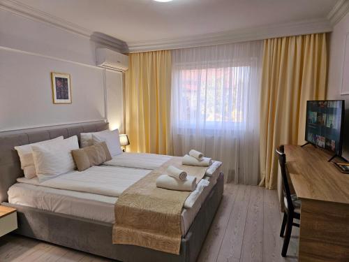 Superior King Room image 9