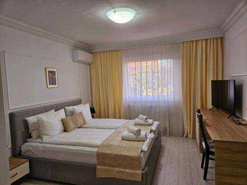 Superior King Room image 8