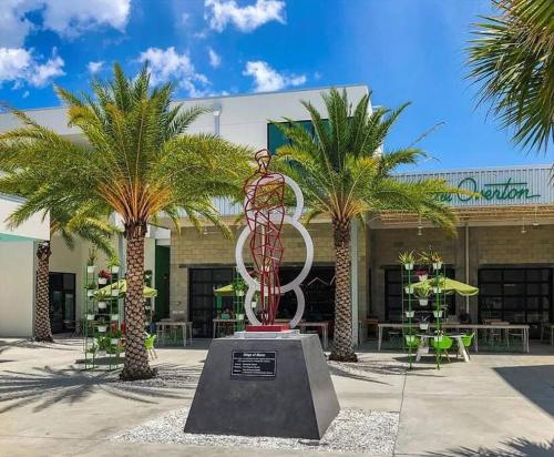 Rosemary District with Patio and in walking Distance to Downtown 3 Month Minimum in Rosemary District