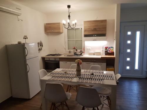 HIŠA MANDRE (HISA MANDRE) in Kukljica