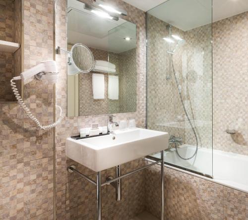Hotel Aston Room Type - Superior Double or Twin Room