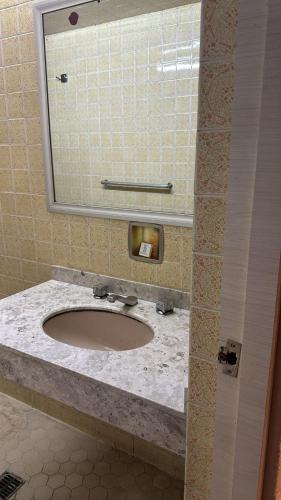 Bathroom, Hotel Beethoven in Mexico City