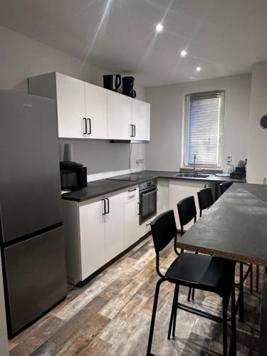 2-Zimmer Wohnung, Parkplatz und Terrasse, Nah A10 und Berlin in Fredersdorf, Deutschland