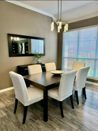 Luxury Fort Worth best area 3bed2bath plus workspace in ฟอสซิล ครีก