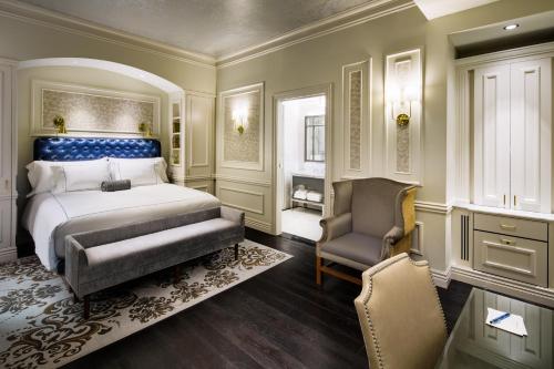 Adelphi Hotel