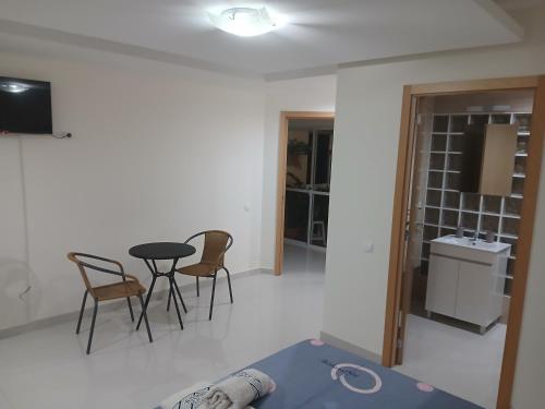 Unterkunft von außen, Nifa House in Espargos