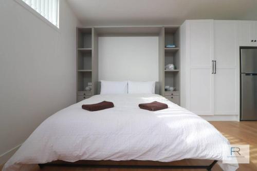Cosy Tiny Home with Ocean Views - image 3