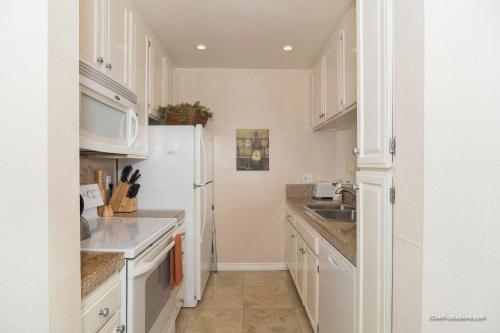 G-314 Surf View Penthouse in Oceanside, USA