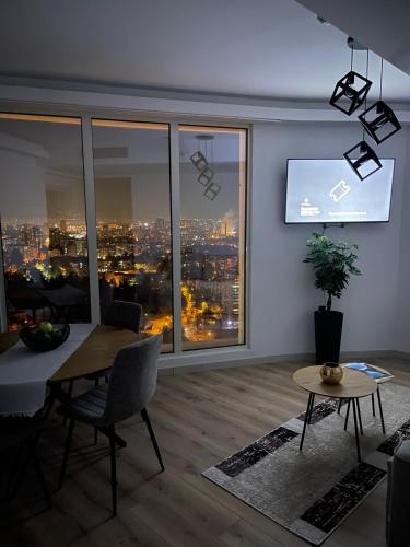 Skyview Sunlight Apartment 29th Floor, Skopje