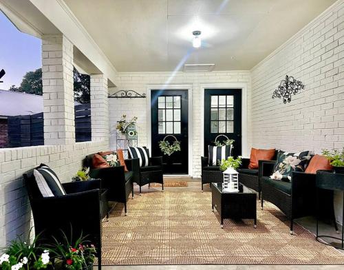 Newly Renovated Home - Sleeps 10 in มาร์คสวิลล์ แอลเอ