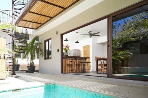 Green Turtle Townhome #2 Private Pool & Garden 300 Mtrs to Beach, Tamarindo