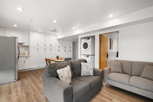 Spacious 1-BD Hideaway Close to USC Room with Share Livingroom in Los Angeles, USA