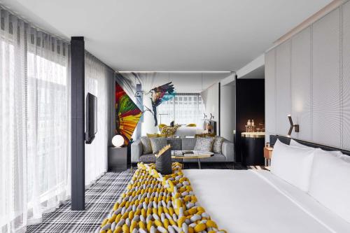 room detail thumbnail 1