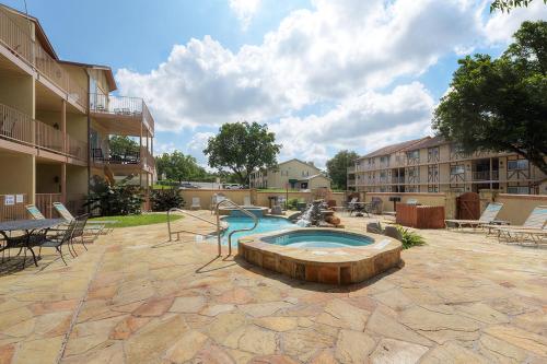 WW G102 Waterwheel Resort Condo in New Braunfels, USA