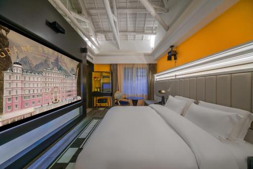 Deluxe Double Room room in Movietel Hangzhou West Lake Mansion1937