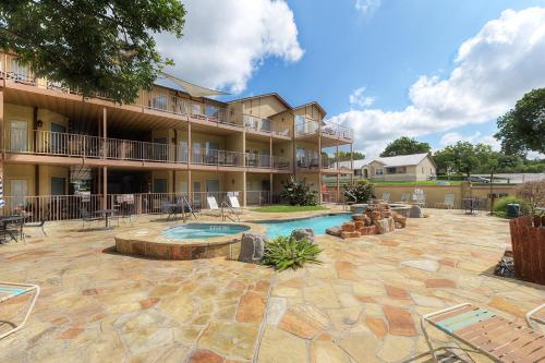 WW G102 Waterwheel Resort Condo in New Braunfels, USA