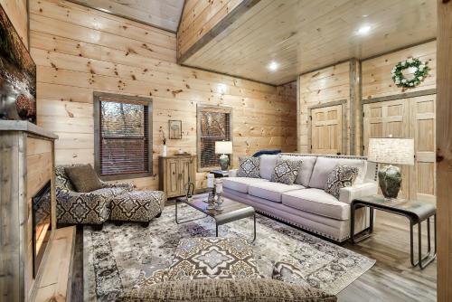 New-Mtn Views-Indoor Pool-Hot Tub-Game Room-Wifi in Sevierville, USA