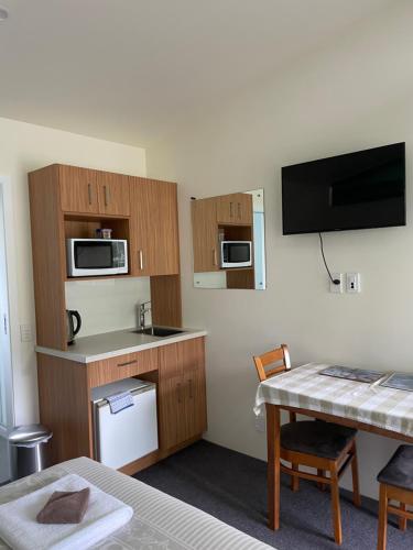 มาตากิ โมเทล (Mataki Motel) in เมอร์ชิซัน