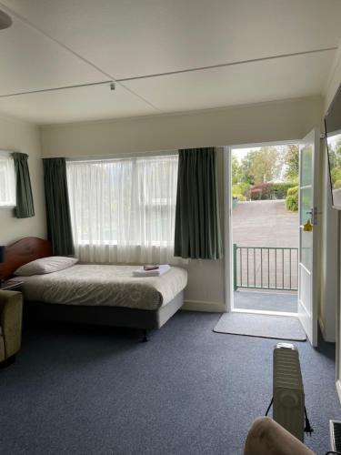 มาตากิ โมเทล (Mataki Motel) in เมอร์ชิซัน